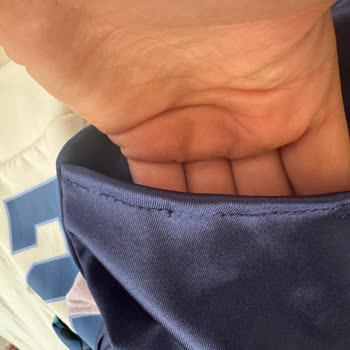 Saten Olduğu Söylenen Elbiseler Naylon Ve Renk Uyuşmazlığı Nedeniyle İade Talebi