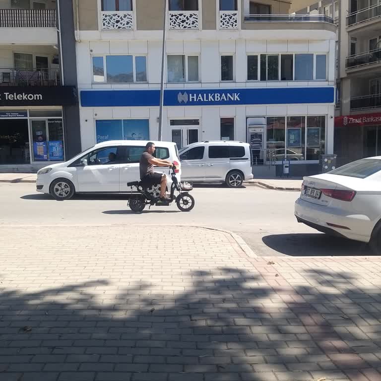 Maaş Hesabı Açtırma Sürecinde Güvenlik Görevlisinin Kaba Tavrı