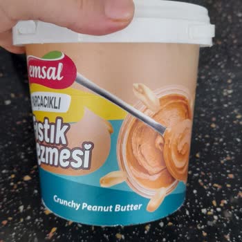 Ambalajı Yanıltıyor: Katı Kıvamlı Fıstık Ezmesi