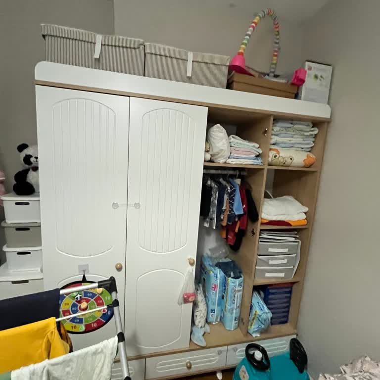 Bebbelife Gardırobun İki Kapağı Eksik Bırakıldı