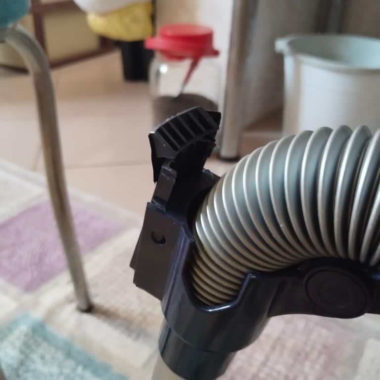 Sinbo Dikey Süpürge Mandalı Kırıldı, Garanti Reddedildi