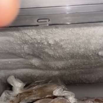 İçinde Buz Biriken Dondurucu İçin Ücret İadesi Ve Değişim Talebi