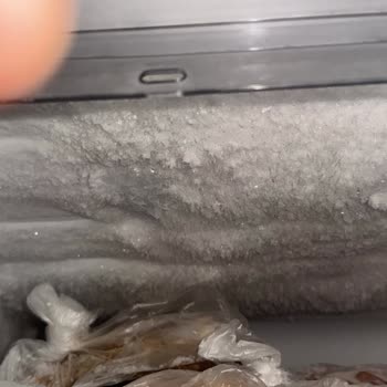 İçinde Buz Biriken Dondurucu İçin Ücret İadesi Ve Değişim Talebi