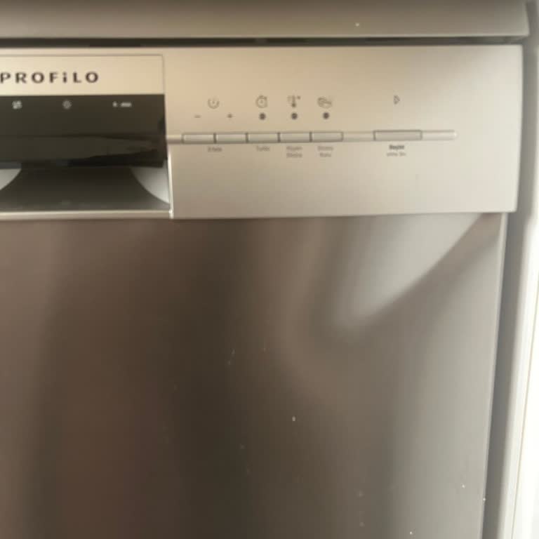 Düğün Öncesi Yeni Bulaşık Makinesinin Kapağı Deforme, Değişim Gecikiyor