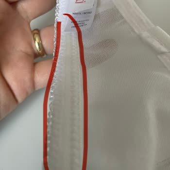 Penti Lotus Sütyeni Materyal Sorunu Yüzünden Şiddetli Kaşıntı Ve Su Toplaması