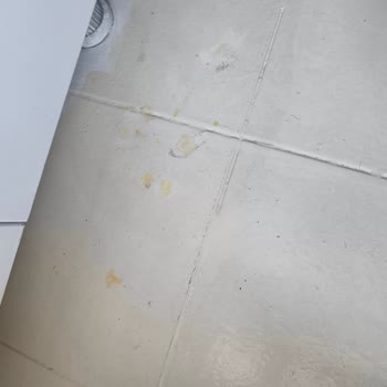 Bars Kimya Damlayan Boyalar Zeminden Çıkmıyor