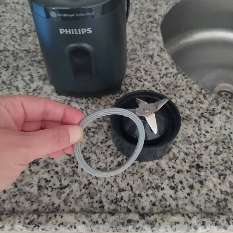 Blender Bıçağındaki Lastiğin Çıkması Ve Kullanılamaz Hale Gelmesi