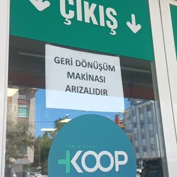 Konya Mengene Şubesinde Geri Dönüşüm Makinesi Arızalı Müşterileri Bekletiyor