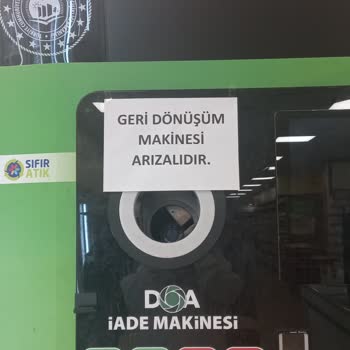 Konya Mengene Şubesinde Geri Dönüşüm Makinesi Arızalı Müşterileri Bekletiyor