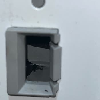 Media Markt’tan Alınan Hoover Kurutma Makinesinin Kapak Kilidi Kırıldı, Garanti Reddi