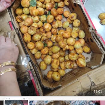 Kargo Kutularının Yırtılması Ve Kayısıların Ezilmesi