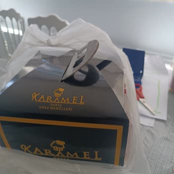 Ekşi Pasta Ve Kaba Üslup