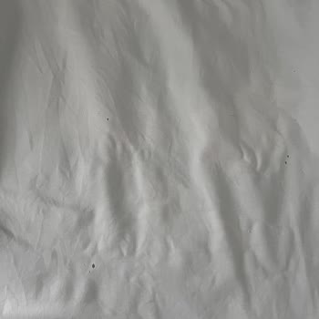 İlk Yıkamada Delik Açan Tişört Ve Çözüm Bulamayan Mağaza Yetkilisi