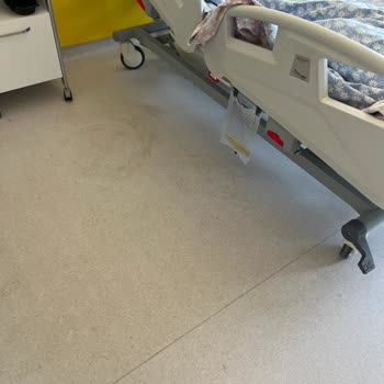 Aydın Şehir Hastanesi Gastro Cerrahi Servisinde Hijyen Eksikliği Ve Hemşire İlgisizliği
