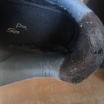 Skechers Ayakkabım İç Astar Ve Topuk Yırtıldı Üretim Hatası Değişim Talebi
