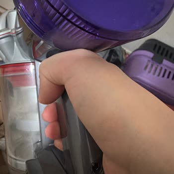 Dyson V8 El Süpürgesi Parmak Ağrısı Ve Çekim Gücü Yetersizliği