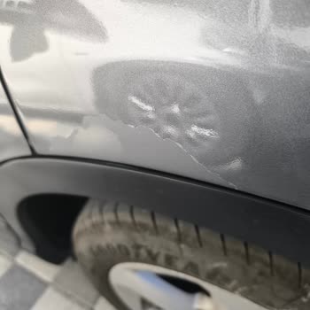 Nissan Qashqai Ön Tampon Ve Çamurlukta Boya Atması