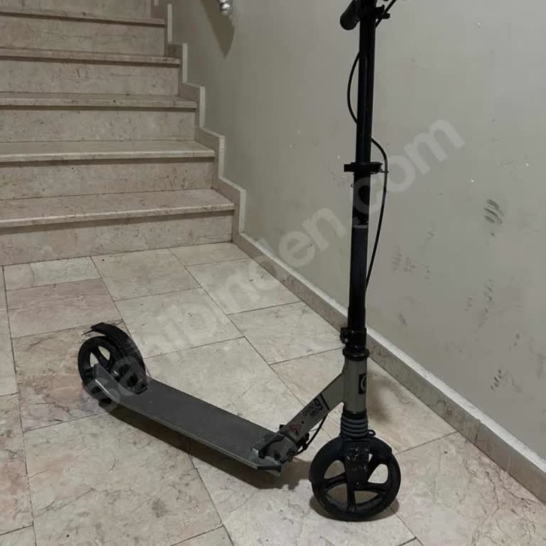 Oxelo Mid 9 Scooter Tekerlek Yedeği Yok, Çocuk Mağduriyetine Çözüm İsteniyor