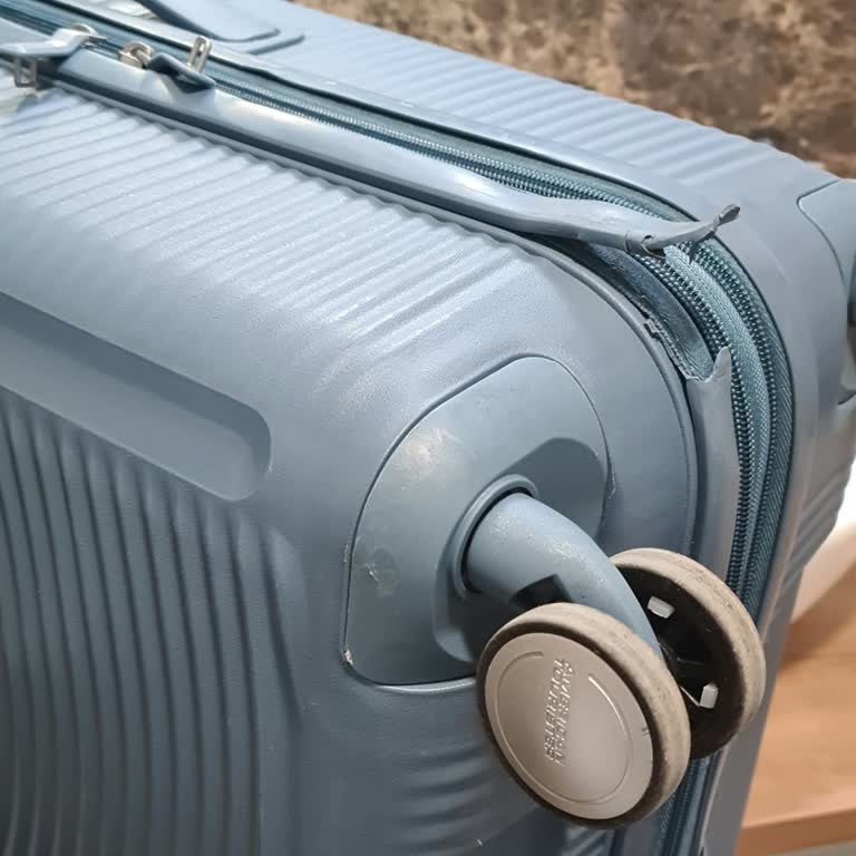 American Tourister Valizimde Fermuar Parçası Kırıldı Garanti Reddiyle Hayal Kırıklığı