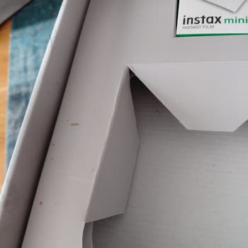 Açılmış Ve Kirli Kutuda Gelen Instax Mini 12 Ürünün İadesi