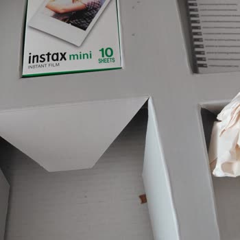 Açılmış Ve Kirli Kutuda Gelen Instax Mini 12 Ürünün İadesi