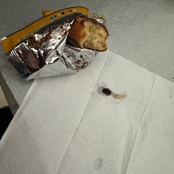 Ülker Muzlu Kekte Sert Siyah Parça Bulunması Sağlık Riski