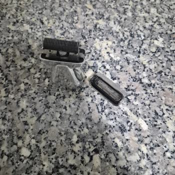 Uç Düşen Şarjlı Tıraş Makinesine Yüksek Yedek Parça Ücreti Ve İade Reddi