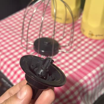 Kırılan Başlık Ve Erimiş Plastik İçin Yanıtsız Müşteri Hizmeti Ve Acil Yedek Parça Talebi