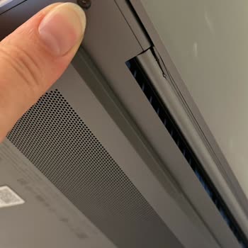 Yeni Laptopta Menteşe Çatlaması Ve 15 Bin TL'lik Fahiş Onarım Ücreti