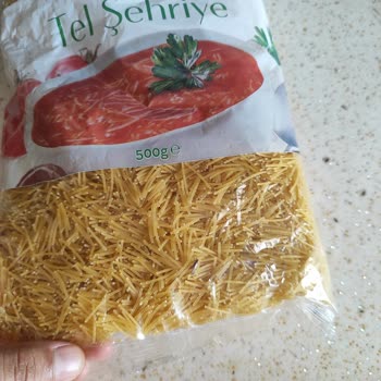 Migros Tel Şehriye Paketi İçinde Canlı Güve