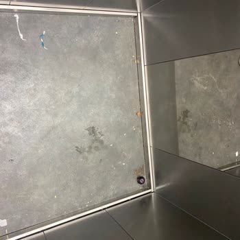 Sur Yapı Antalya'da Tek Asansör Çalışıyor: Güvenlik Ve Konfor İçin Acil Çözüm Talebi