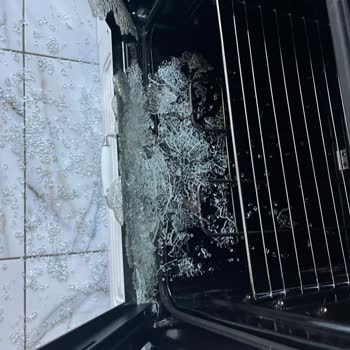 Patlayan Fırın Camı Güvenlik Riski Oluşturdu, N11 Ve Servis Çözüm Sunmadı