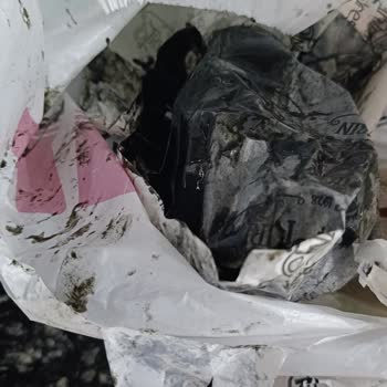 Muradiye Şubesindeki Siyah Tahin Kavanozunun Kapak Sızdırması Ürün Ve Valiz Zararına Yol Açtı