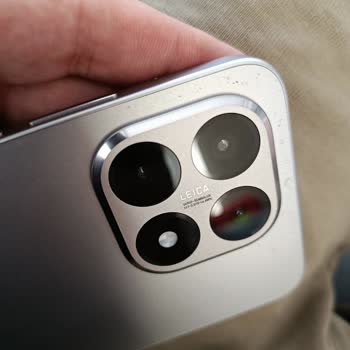 Xiaomi 15T Arka Kapağındaki Kalıcı Lekeler Nedeniyle Değişim İsteği