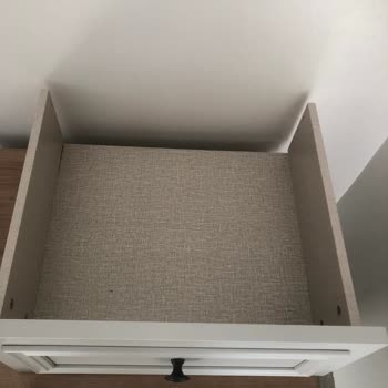 Eksik Parçalı Komodin Kurulamıyor, Servis Sözleri Boşa Gidiyor