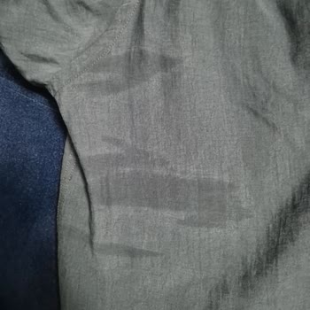 Nivea Men Deodorantı Kıyafetlerde Çıkarılamaz Leke Bıraktı