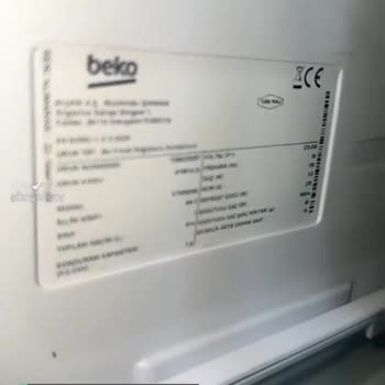 Beko Buzdolabının Yan Tarafından Boya Atmaya Başladı!