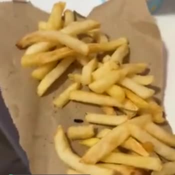 McDonald's Üründen Böcek Çıkması!