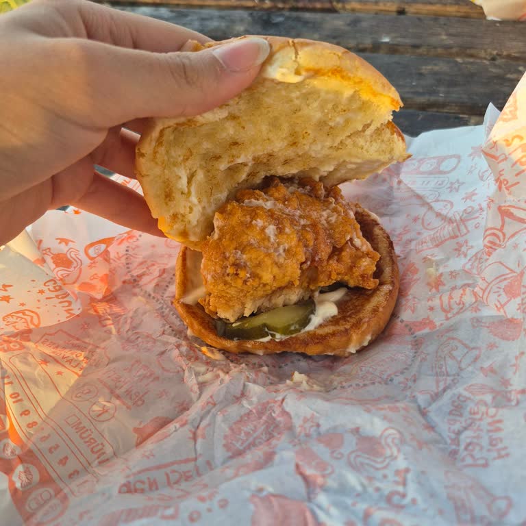 Popeyes Smoky XL Menü Küçük Ve Yetersiz, Müşteri Hizmetlerine Ulaşılamıyor