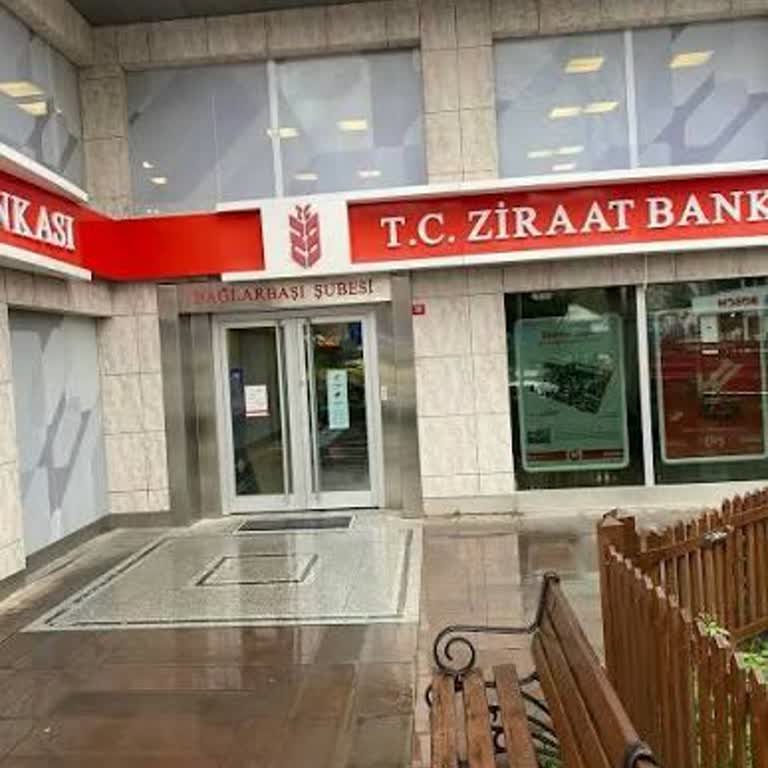 Ziraat Bankası Şubelerinde Kurumsal Kimlik Ve Hizmet Kalitesinde Bozulma