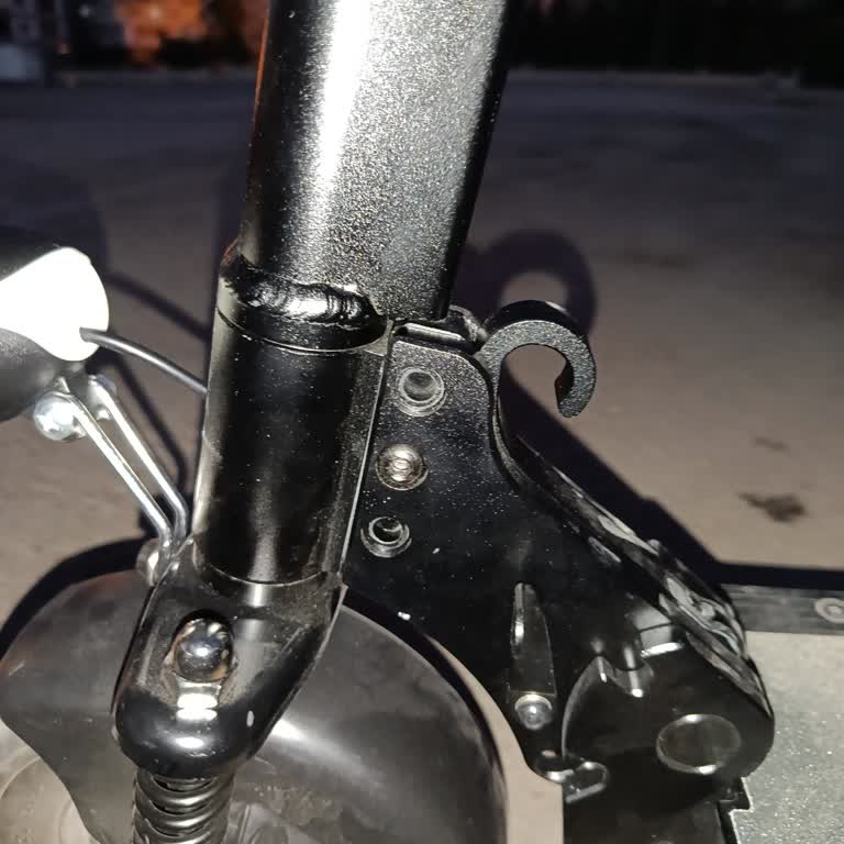 Gidon Vidalarının Gevşemesi Ve Yedek Parça Bulunamaması Nedeniyle Scooter Değişimi Talebi