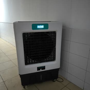 Fix Gross Pursaklar Şubesinde Kağıt Havlu Eksikliği, Kirli Halı Ve Yetersiz Klima Sorunları
