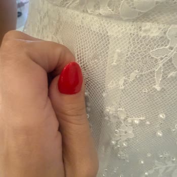 Sipariş Edilen Özel Elbise Model Ve Kumaş Farklılığıyla Ayıplı, İade İstiyorum
