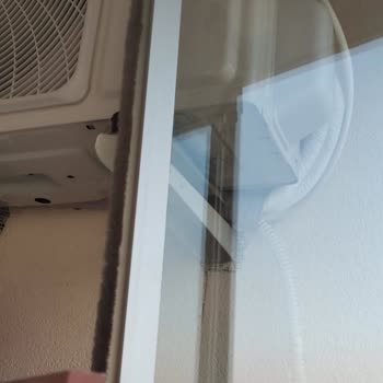 Balkon Camlarını Engelleyen Hatalı Dış Ünite Montajı Ve Ücretsiz Çözüm Talebi
