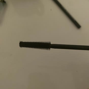 Maybelline New York Lash Sensational Sky Maskara Performansı Düşük