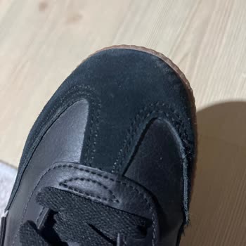 Puma Ayakkabısında Hızlı Renk Solması Ve Dikiş Açılmalarına Garanti Reddi