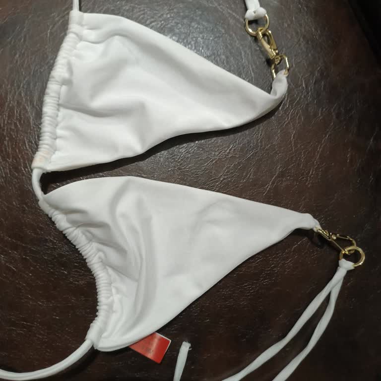 Eksik Alt Ve Lekeli Üst İçeren Bikini Takımı İçin Acil Çözüm Talebi