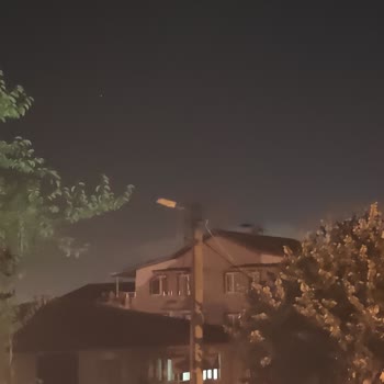 İzmit Gündoğdu Mahallesi Sokak Lambası 9 Gün Boyunca Yanmaz, Şikayet Haksızca Kapatıldı