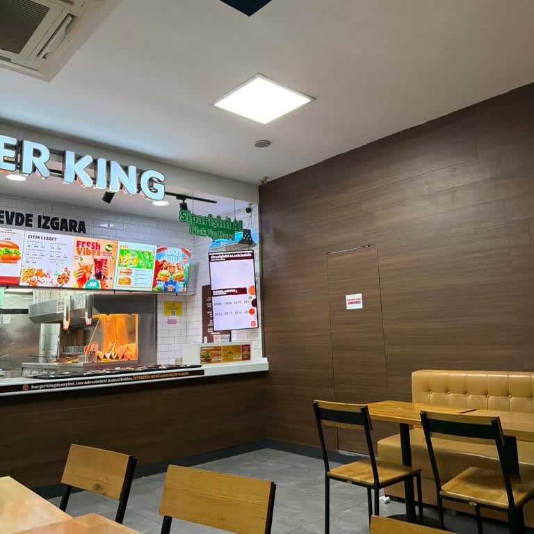 Konya Altı Burger King Şubesinde Personelin Soğuk Ve Güleryüzsüz Tutumu
