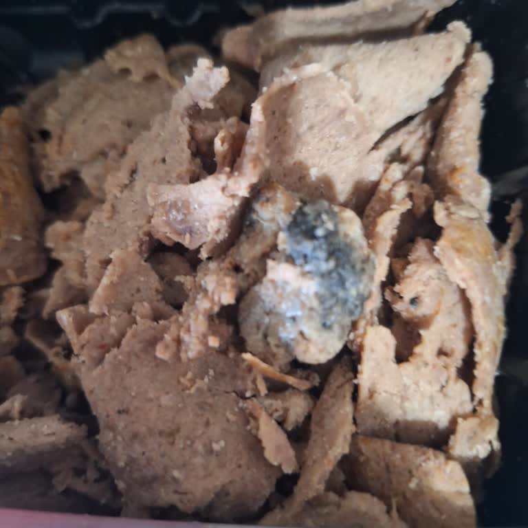 Migros Batıkent Şubesinde Son Kullanma Tarihi Geçmemiş Küflü Döner